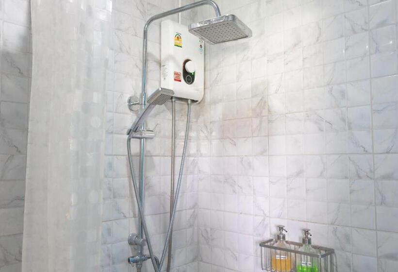 스탠다드 룸 킹사이즈 침대, Latima Boutique Hostel