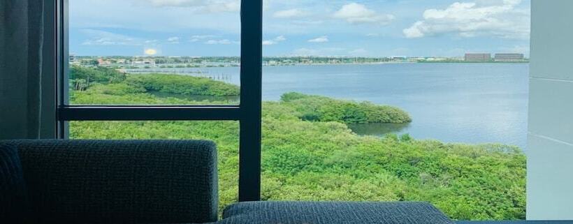 Номер Стандарт 2 Двуспальные Кровати, The Current Hotel, Autograph Collection
