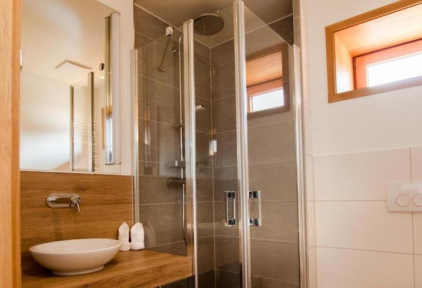 Номер Стандарт Трехместный, Tannenhaus