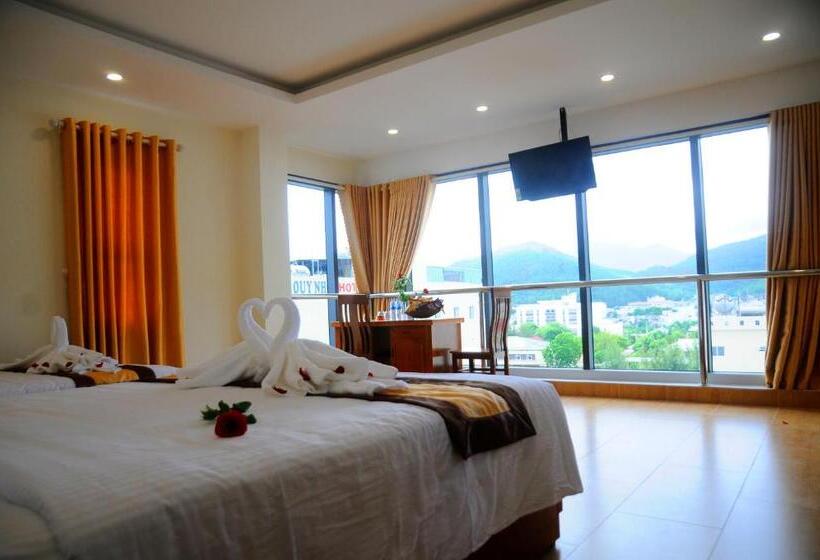 اتاق لوکس با چشم‌انداز شهر, Green Hotel Quy Nhơn