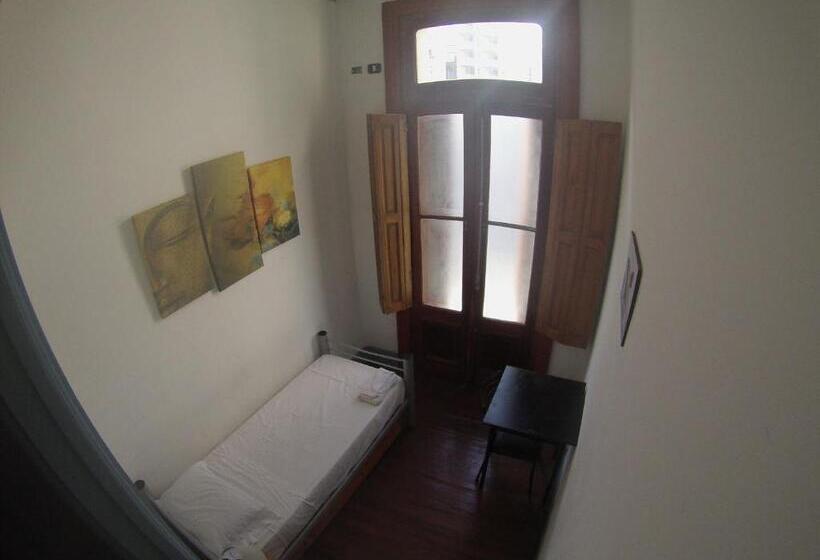 اتاق استاندارد یک تخته با سرویس بهداشتی مشترک, Hostelmo