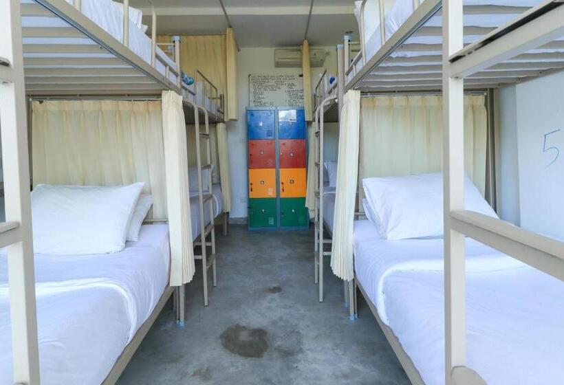 Кровать в Многоместном Номере с Общей Ванной, Margarita Surf Hostel Canggu