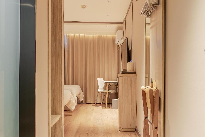 Семейный Номер, Hanting  Changchun Hongqi Street Wanda