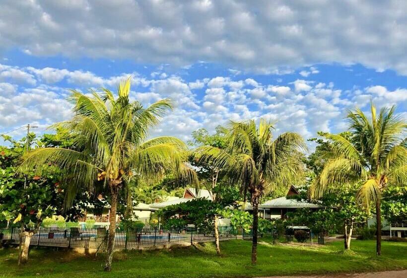 بانگلوی استاندارد 2 خوابه, Overbridge River Resort