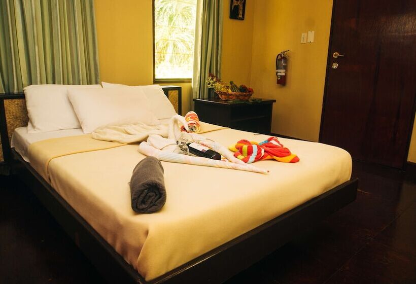 بانگلوی استاندارد, Overbridge River Resort