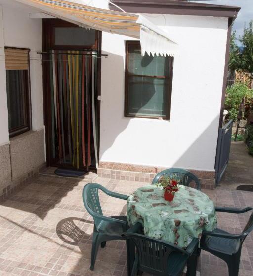 آپارتمان 1 خوابه همکف, Apartment Elmari