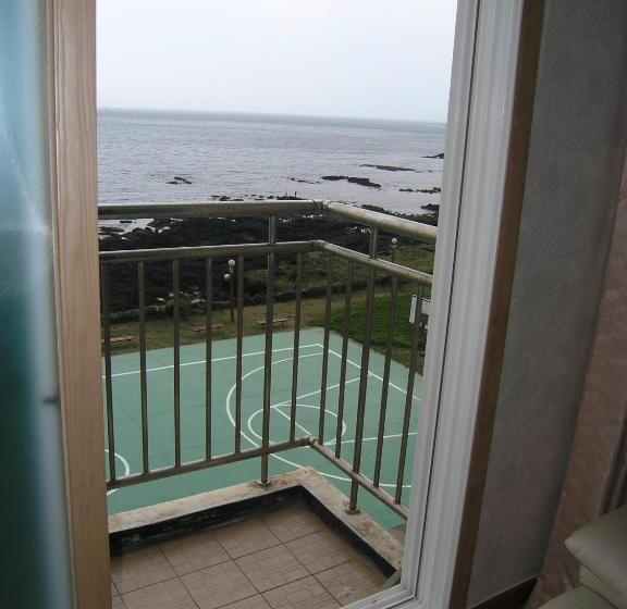 Семейный Номер, Jeju Ilsung Beach Condo