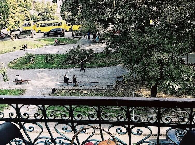 آپارتمان 1 خوابه با بالکن, Kvartal Do Deribasovskoi