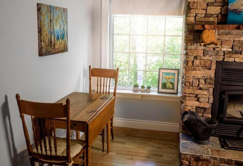 Студия Deluxe, The Kitch Inn   Boutique Inn And Wine Bar