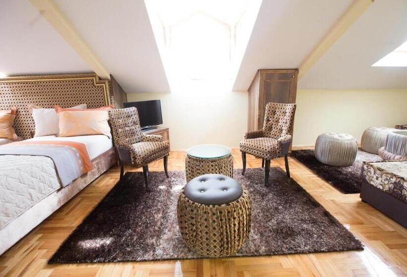 اتاق استاندارد سه تخته با بالکن, Robevski Luxury Rooms