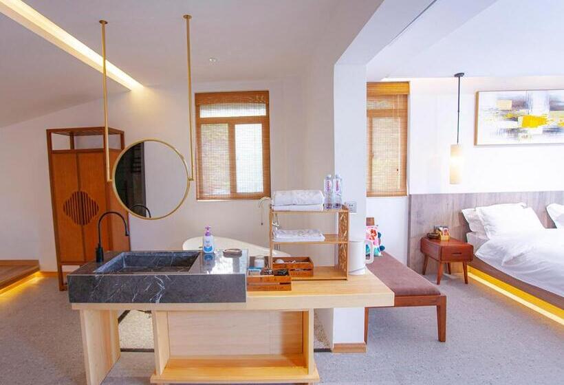 バルコニー付スイート, Mount View Cottage