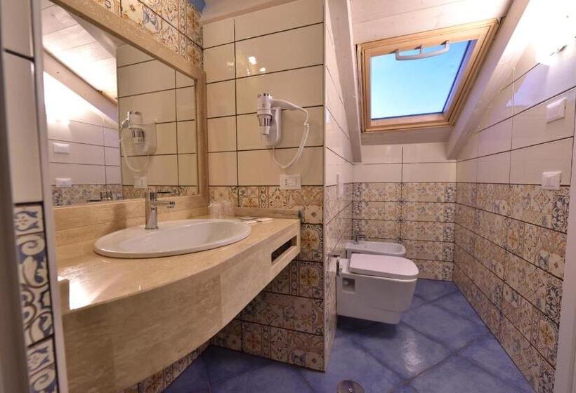 Полулюкс, Residenza Vinci Room & Suite