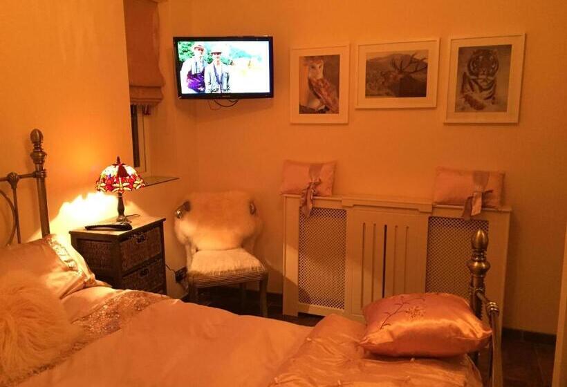 اتاق استاندارد با چشم‌انداز باغ, Retreat At The Knowe Auchincruive Estate