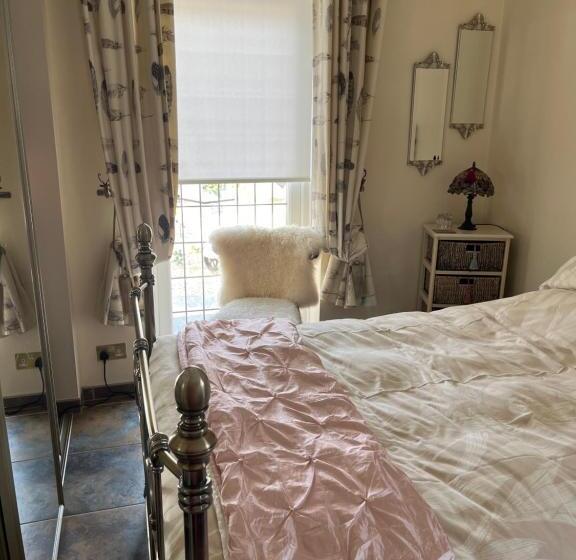 اتاق استاندارد با چشم‌انداز باغ, Retreat At The Knowe Auchincruive Estate