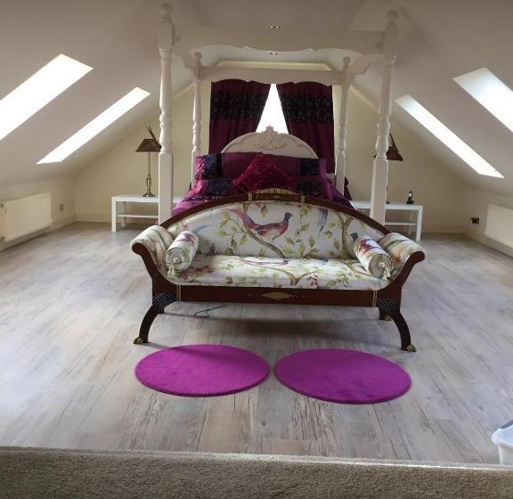 Deluxe Suite King Bed, Retreat At The Knowe Auchincruive Estate
