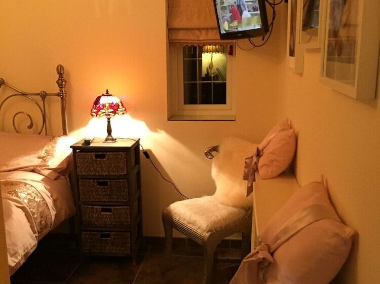 اتاق استاندارد با چشم‌انداز باغ, Retreat At The Knowe Auchincruive Estate