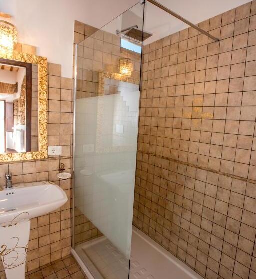 컴포트 트리플 룸, Luxury Relais Cuore Sabino