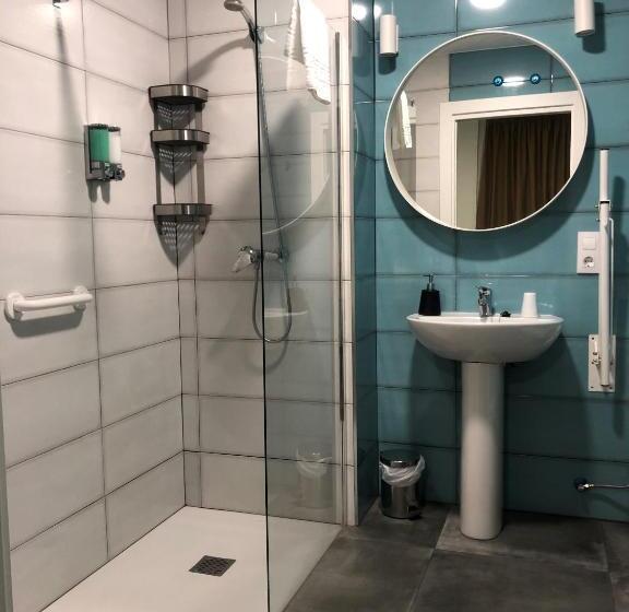 Номер Стандарт Адаптированный для Инвалидов, Roomconcept Hostel