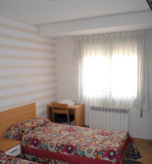 Standardrum, Hostal La Cortijana