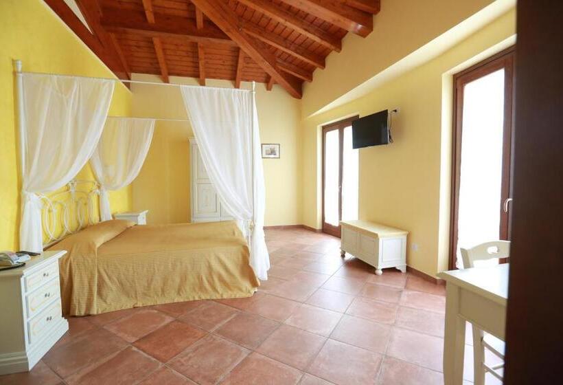 Номер Superior Кровать Кинг, Agriturismo Ciociaro  Il Colle  Hotel Ristorante