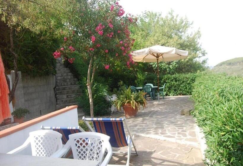 Семейные Апартаменты, Mandel Club