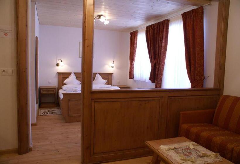 Студио Стандарт с Балконом, Residence Rosarela