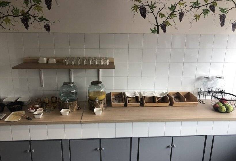 Студия Стандарт, Paris Par Trains, Area, Studios Avec Salle De Bain Et Kitchenette Privées, Ou, Chambres Avec Salles