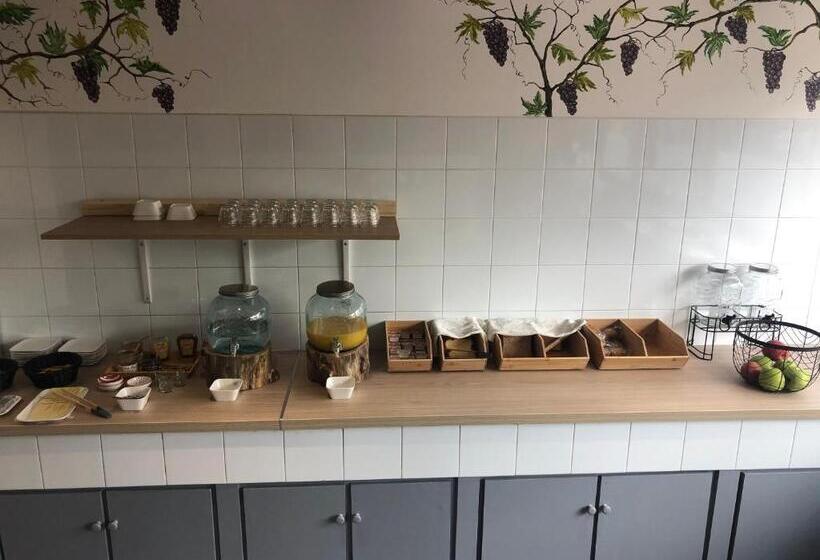 Студия Стандарт, Paris Par Trains, Area, Studios Avec Salle De Bain Et Kitchenette Privées, Ou, Chambres Avec Salles