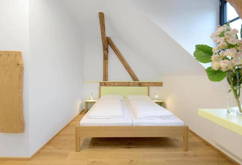 Chambre Quadruple Standard, Herberge Hof Armada