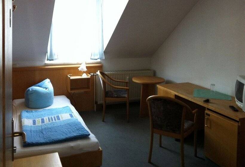 اتاق استاندارد سه نفره, Pension Sachsenallee