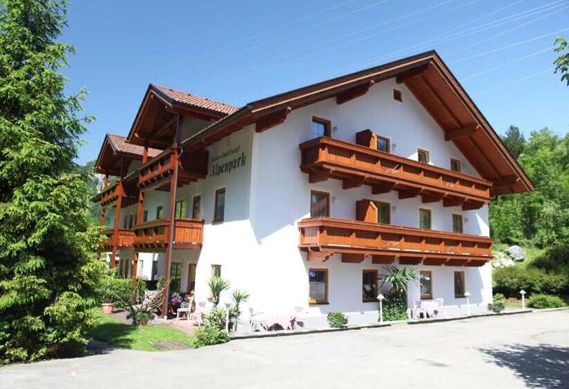Номер Стандарт с Балконом, Aparthotel Alpenpark