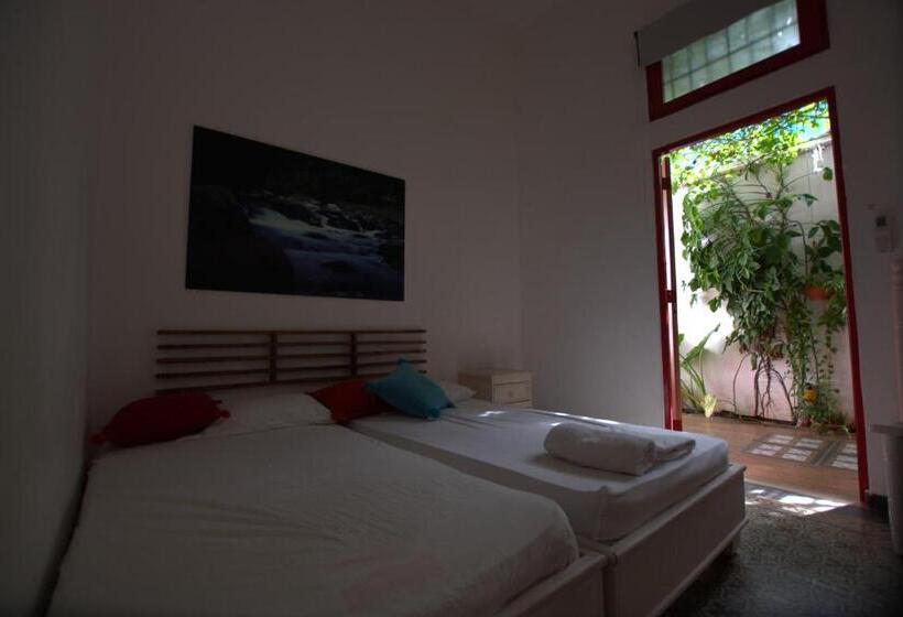اتاق استاندارد, La Puerta Roja Guest House