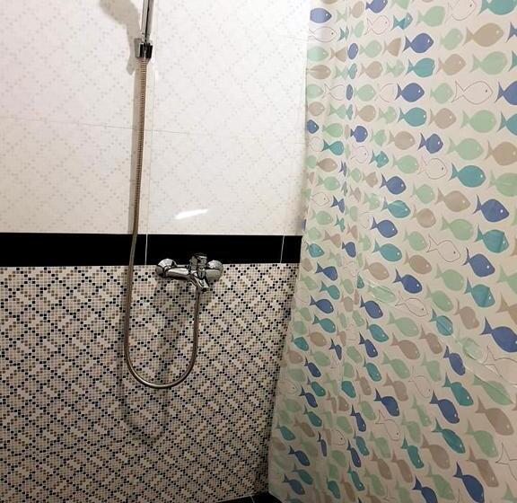 标准间, Lucky Hostel