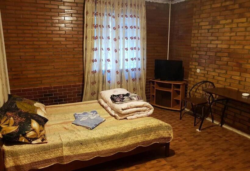 اتاق اکونومی, Mini Hotel Leila