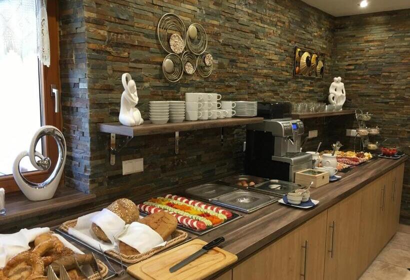 ファミリールーム, Golf & Skipension Krug