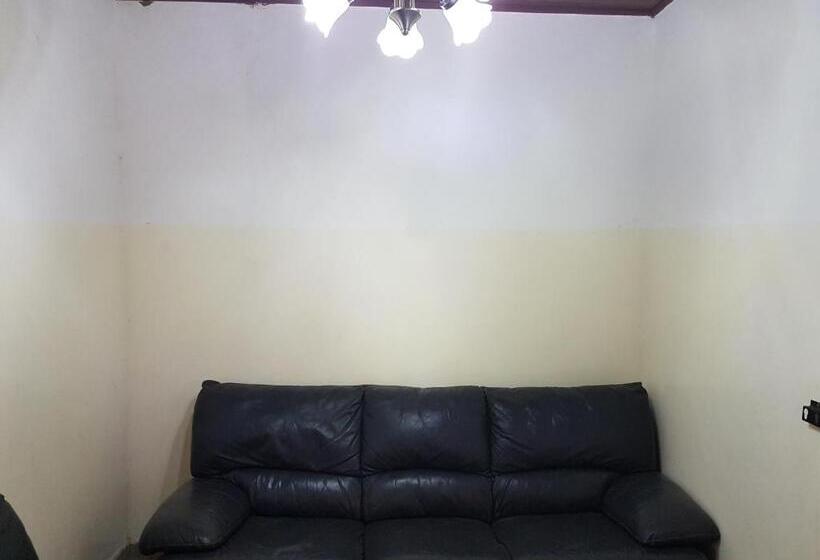 استودیوی استاندارد, Maison Rose