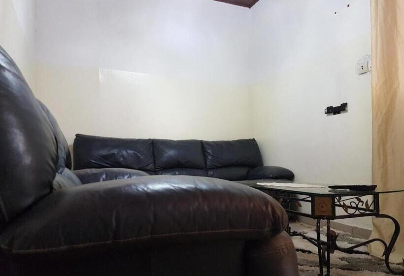 استودیوی استاندارد, Maison Rose
