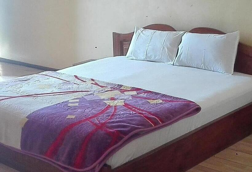 家庭海景房, Is Guest House