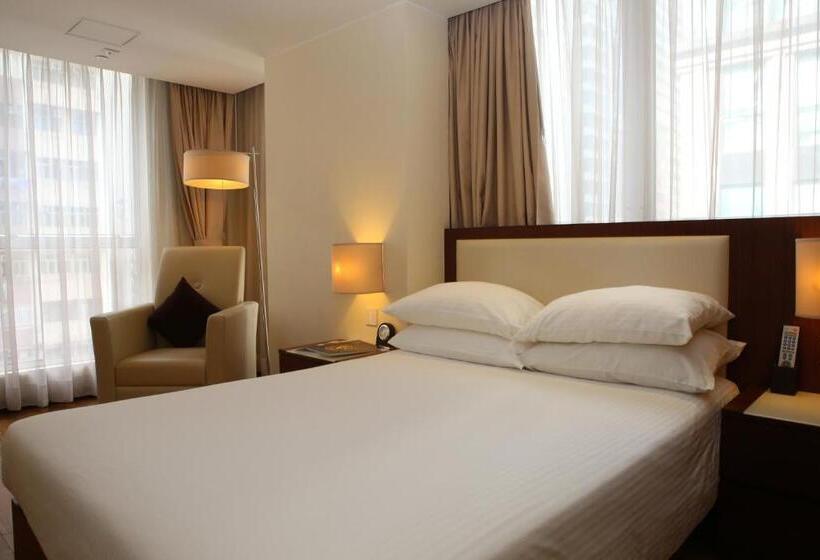استودیوی استاندارد, 218 Apartment