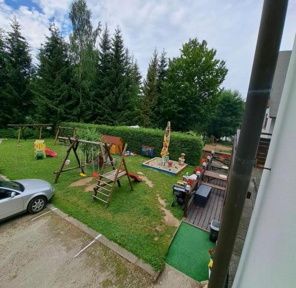 Chambre Quadruple Standard Vue Jardin, U Bernardýna