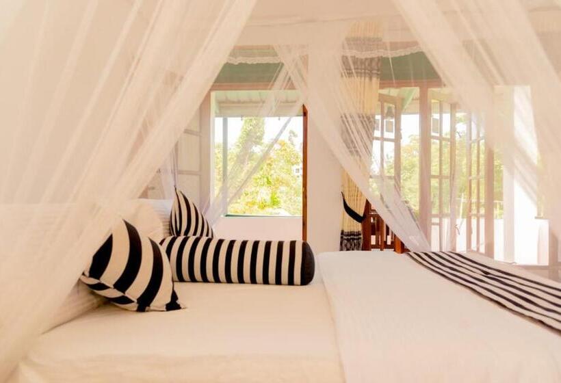 اتاق استاندارد سه نفره, Samiru Guest Inn Ella