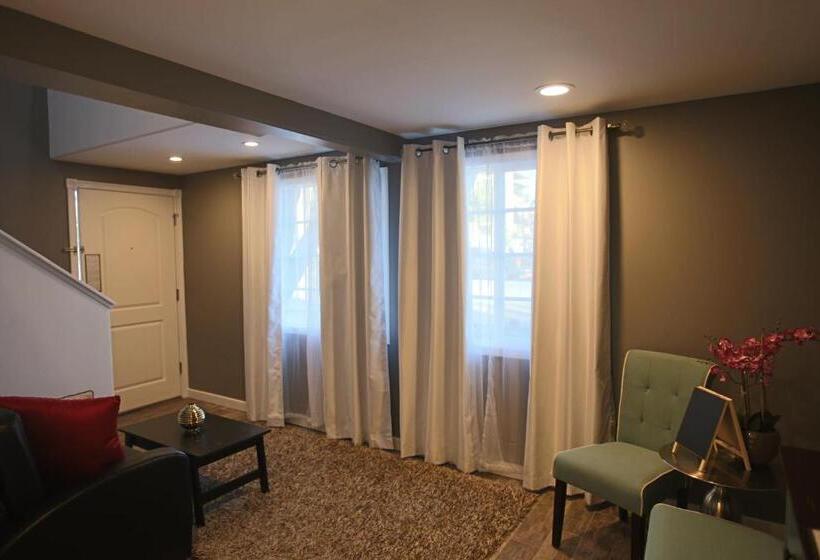 스위트 킹사이즈 침대, New Haven Inn
