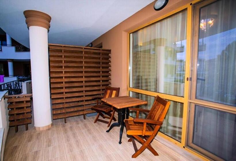 סטודיו סטנדרט עם מרפסת, Boutique Apart Hotel Versis