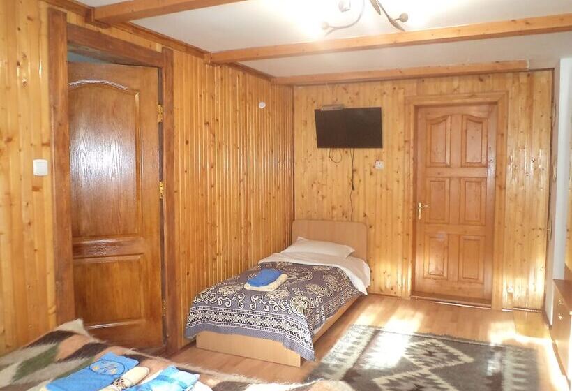 اتاق استاندارد سه نفره, Guest House Grunyk