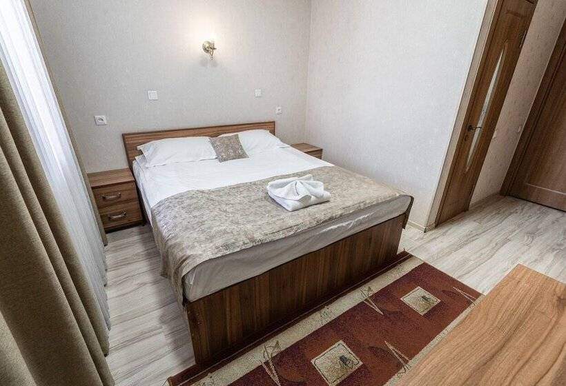 اتاق استاندارد یک نفره, Madanur