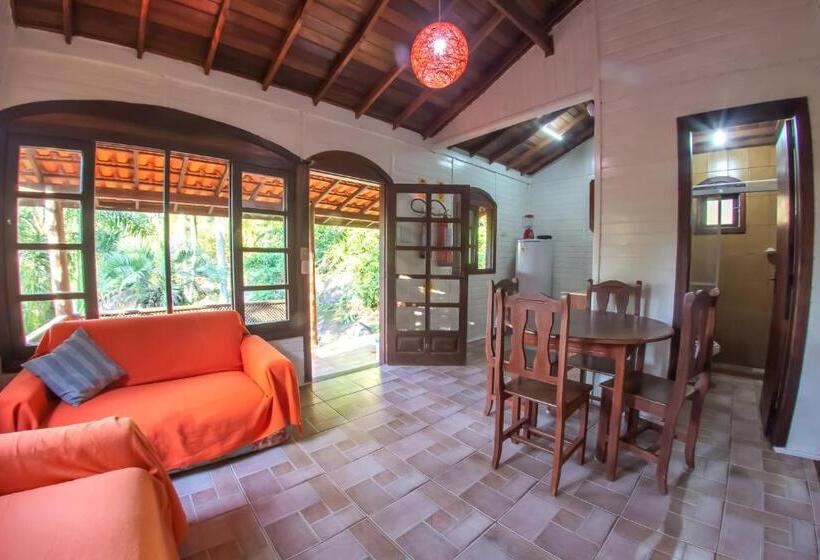 کلبه ییلاقی, Pousada Villa Agrifoglio
