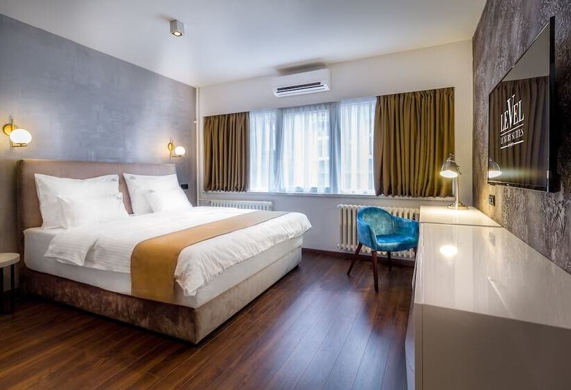 سوئیت جونیور با ماساژ آبی, Level Luxury Suites