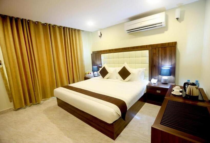 سوییت خانوادگی, Golden Crown Hotel Alseeb Muscat