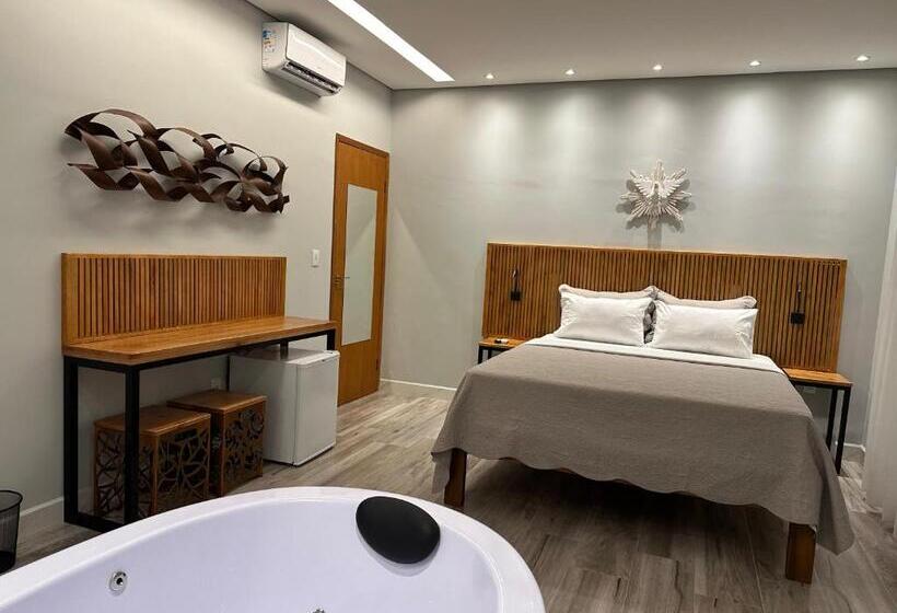 Номер Deluxe, Pousada Maria Monteiro Tiradentes