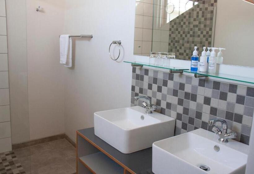 اتاق استاندارد سه نفره, Kramersdorf Guesthouse